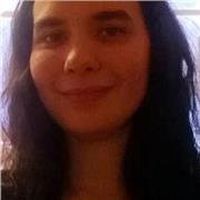 Laureata in Mediazione Linguistica e Culturale, impartisce lezioni di lingua spagnola per studenti frequentanti la scuola media